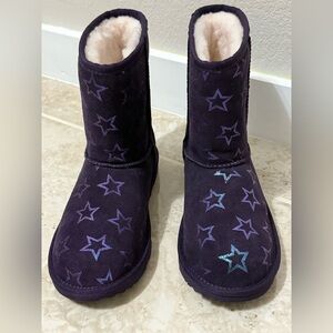 Ugg Kids' Classic II Iridescent Stars Boot In Nightshade Purple Color (Size 6).
